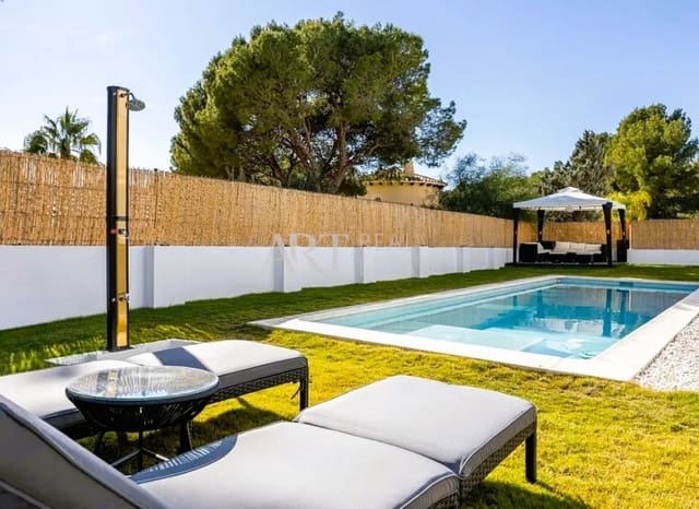Chalet de 4 habitaciones en Altea en venta con piscina - 995.000 € (Ref: 9077084)