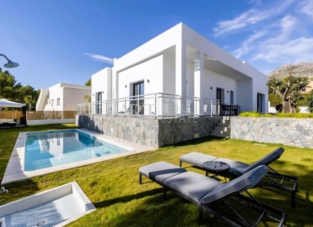 Chalet de 4 habitaciones en Altea en venta con piscina - 995.000 € (Ref: 9077084)