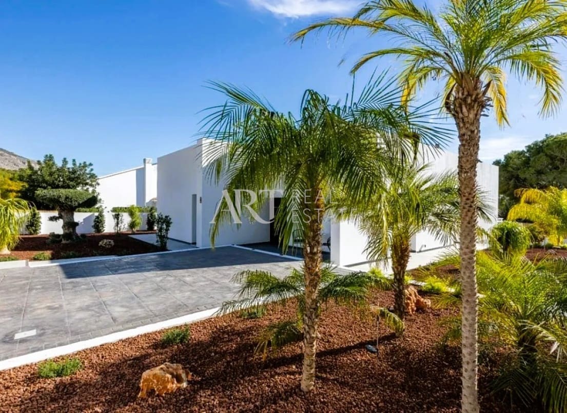 Chalet de 4 habitaciones en Altea en venta con piscina - 995.000 € (Ref: 9077084)