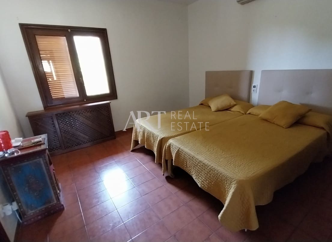 4 soveværelse Villa til salg i La Nucia med swimmingpool garage - € 995.000 (Ref: 9131316)