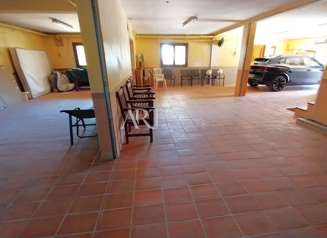 4 soveværelse Villa til salg i La Nucia med swimmingpool garage - € 995.000 (Ref: 9131316)