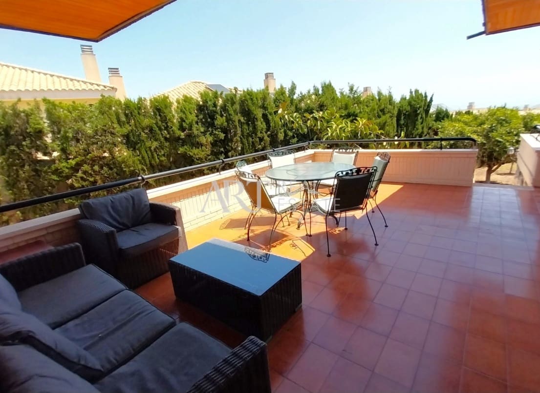 4 soveværelse Villa til salg i La Nucia med swimmingpool garage - € 995.000 (Ref: 9131316)