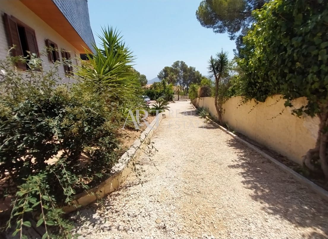 4 soveværelse Villa til salg i La Nucia med swimmingpool garage - € 995.000 (Ref: 9131316)