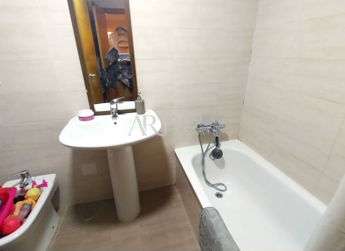 3 bedroom Semi-detached Villa for sale in Polop with garage - € 245,000 (Ref: 9133426)