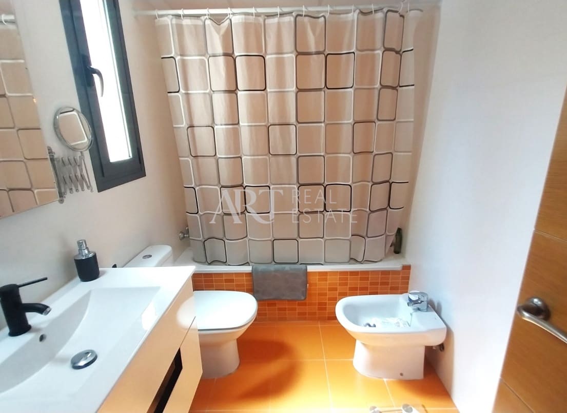 3 bedroom Semi-detached Villa for sale in Polop with garage - € 245,000 (Ref: 9133426)