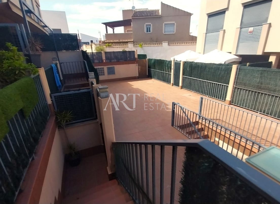 3 bedroom Semi-detached Villa for sale in Polop with garage - € 245,000 (Ref: 9133426)