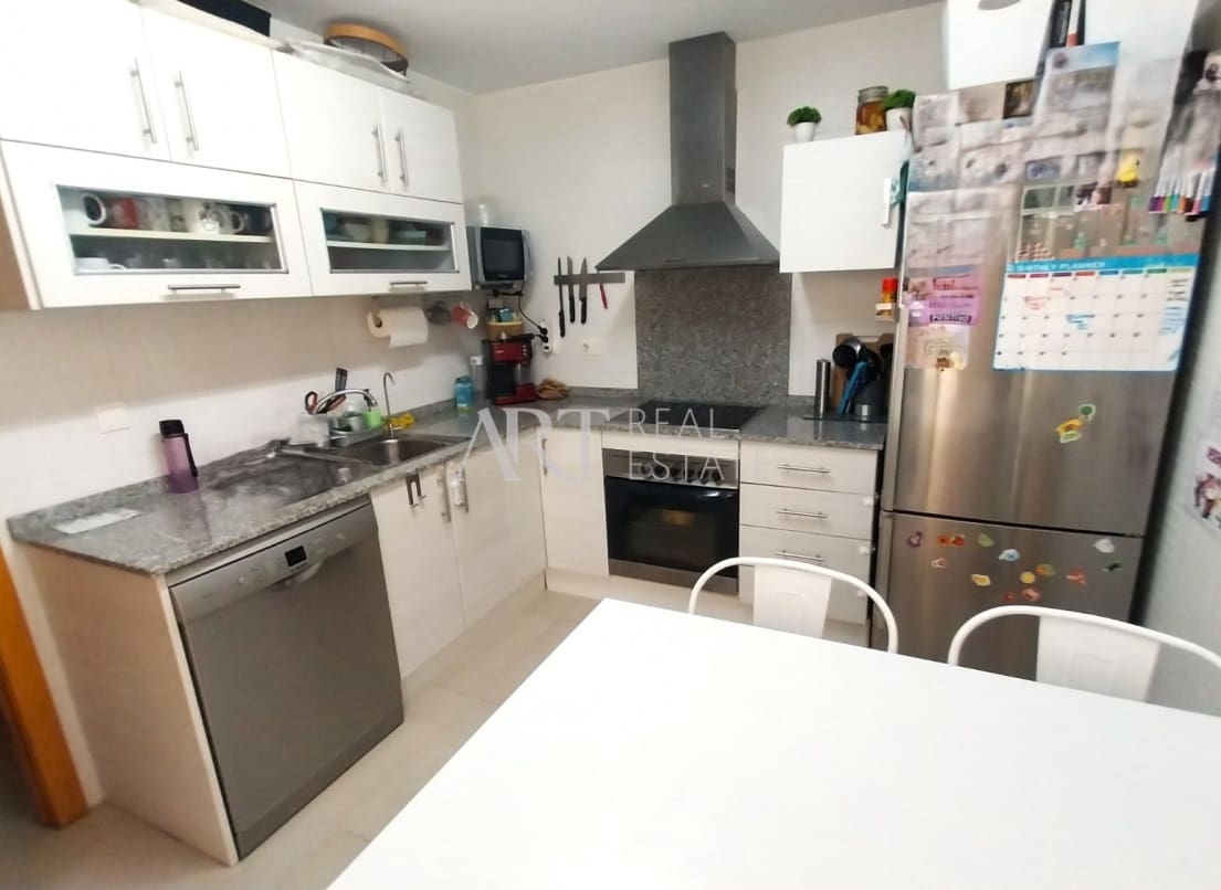 3 bedroom Semi-detached Villa for sale in Polop with garage - € 245,000 (Ref: 9133426)