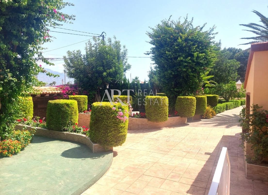 5 makuuhuone Huvila myytävänä paikassa Albir mukana uima-altaan 
autotalli - 1 695 000 € (Ref: 9164350)