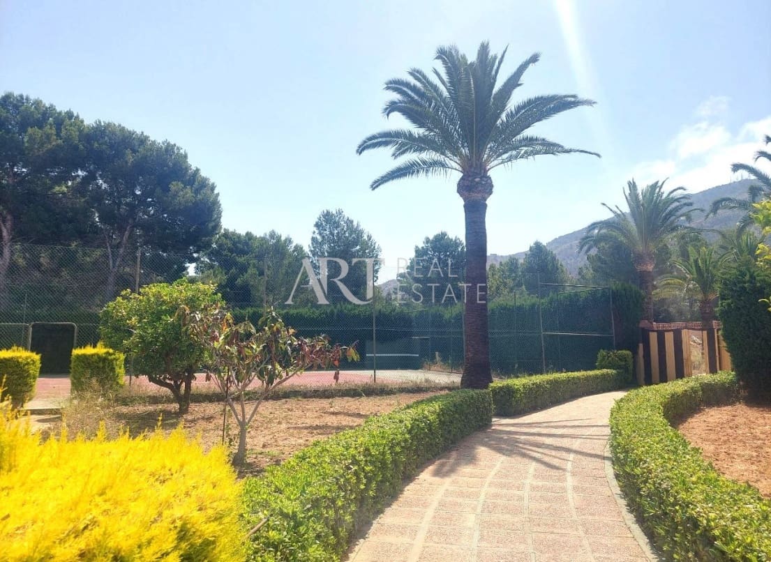 5 makuuhuone Huvila myytävänä paikassa Albir mukana uima-altaan 
autotalli - 1 695 000 € (Ref: 9164350)