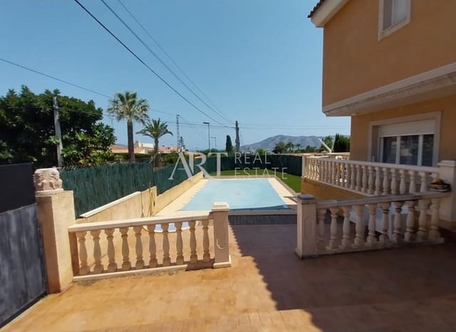 Chalet de 3 habitaciones en Barranco Hondo, La Nucia en venta con piscina - 445.000 € (Ref: 9172169)