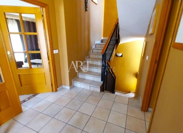 Chalet de 3 habitaciones en Barranco Hondo, La Nucia en venta con piscina - 445.000 € (Ref: 9172169)