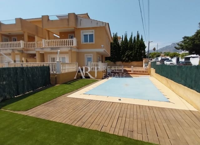 Chalet de 3 habitaciones en Barranco Hondo, La Nucia en venta con piscina - 445.000 € (Ref: 9172169)