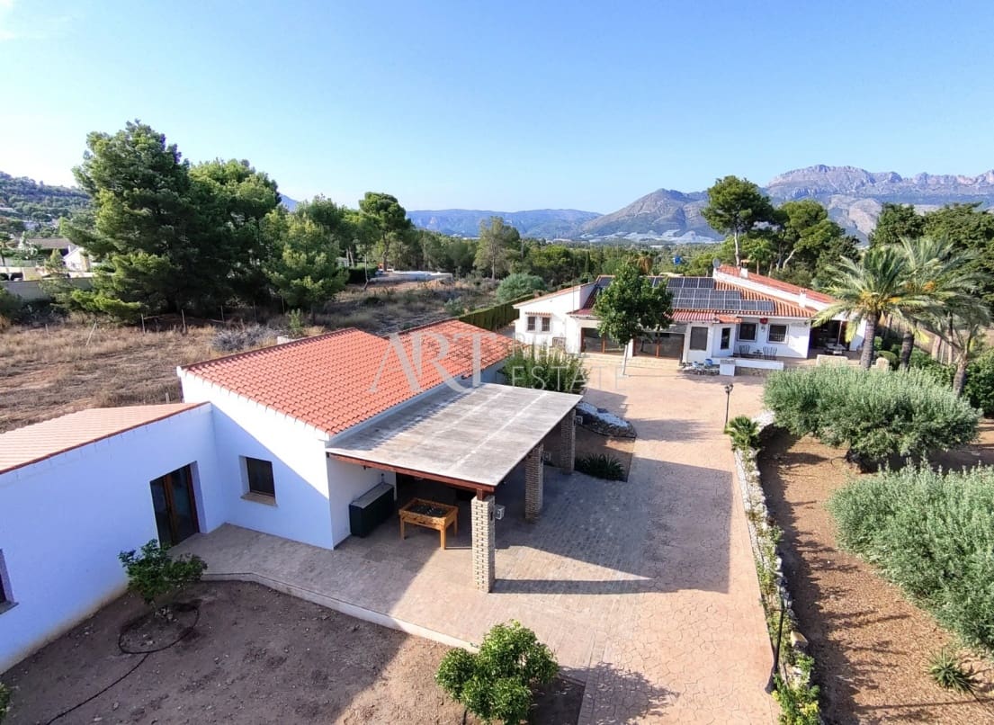 5 soveværelse Villa til salg i Alfaz del Pi / L'Alfas del Pi med swimmingpool garage - € 1.600.000 (Ref: 9176669)