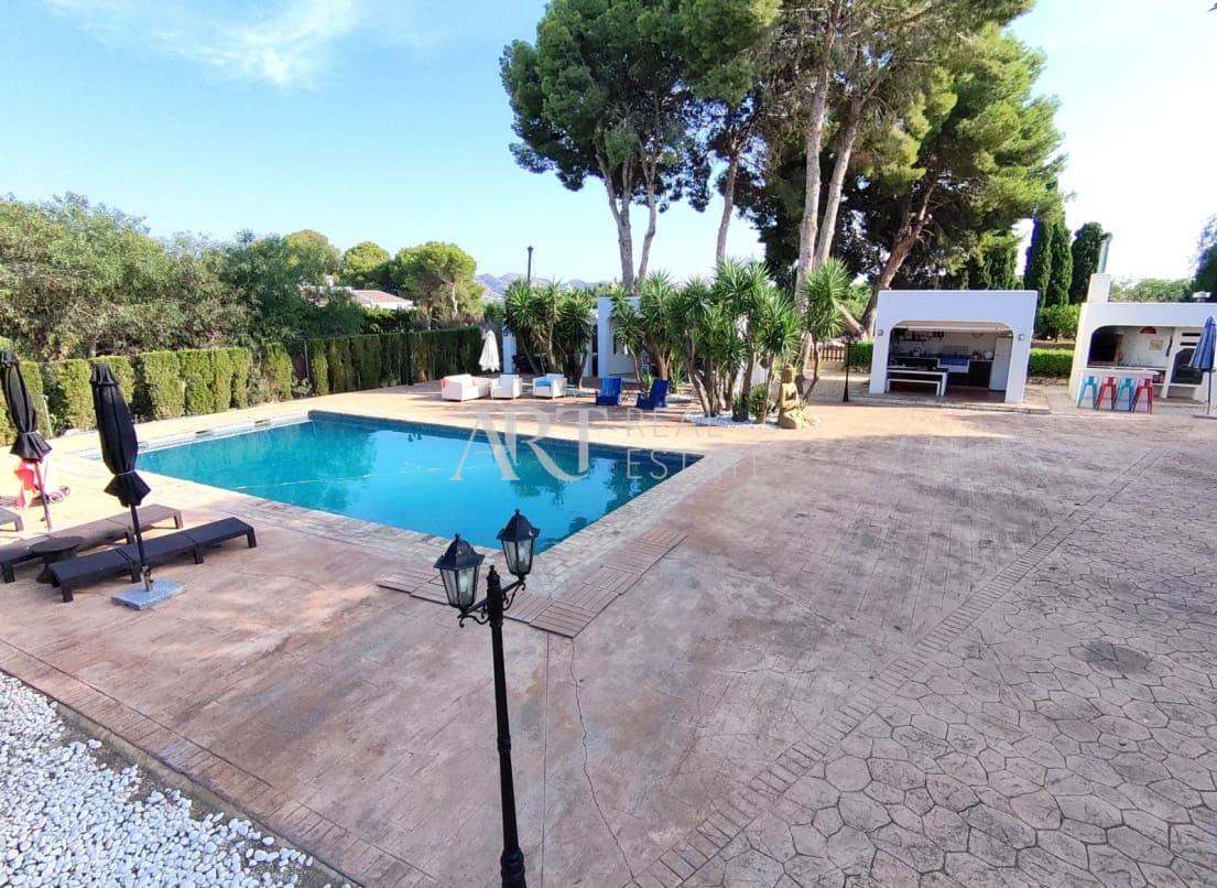 5 soveværelse Villa til salg i Alfaz del Pi / L'Alfas del Pi med swimmingpool garage - € 1.600.000 (Ref: 9176669)