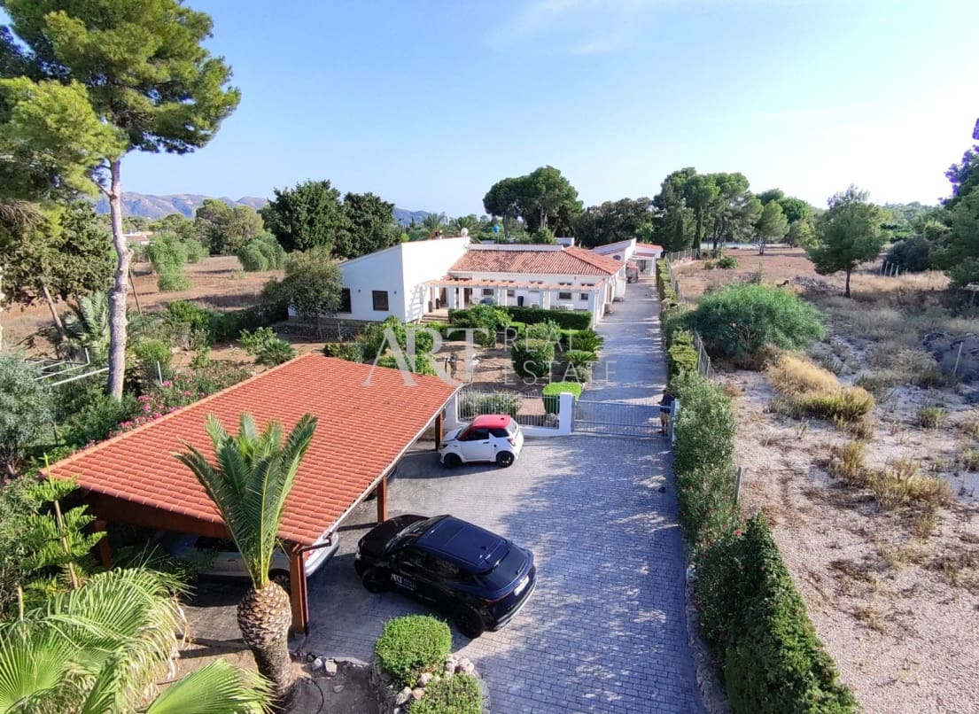 5 soveværelse Villa til salg i Alfaz del Pi / L'Alfas del Pi med swimmingpool garage - € 1.600.000 (Ref: 9176669)