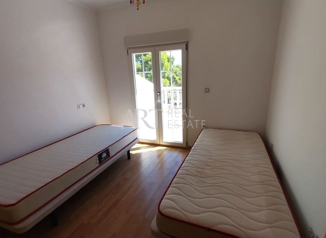 4 chambre Villa/Maison à vendre à La Nucia avec piscine garage - 375 000 € (Ref: 9211087)