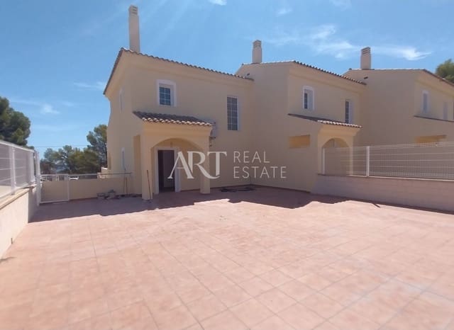 Chalet de 4 habitaciones en Barranco Hondo, La Nucia en venta con piscina garaje - 375.000 € (Ref: 9211087)