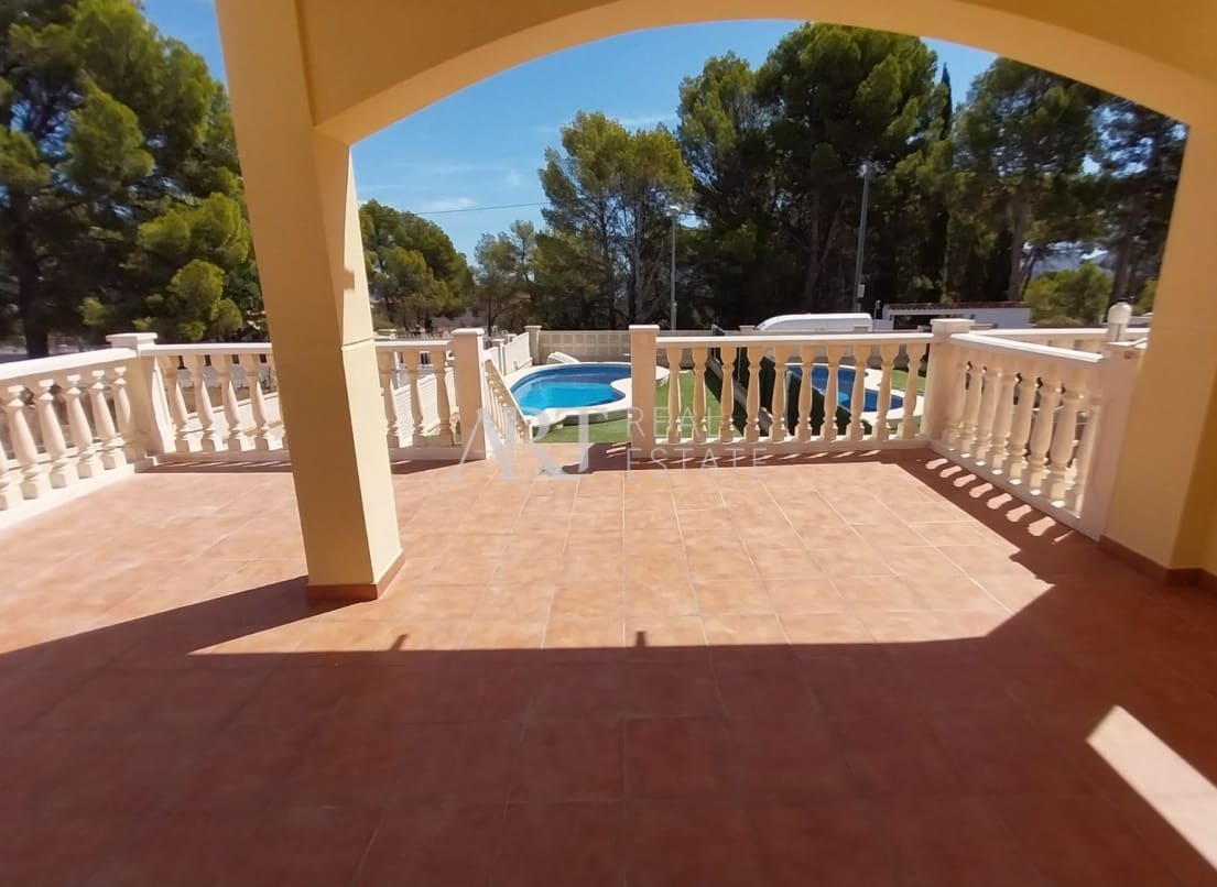 4 chambre Villa/Maison à vendre à La Nucia avec piscine garage - 375 000 € (Ref: 9211087)