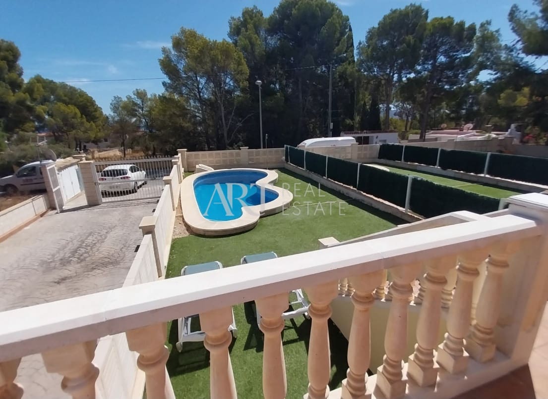 4 chambre Villa/Maison à vendre à La Nucia avec piscine garage - 375 000 € (Ref: 9211087)