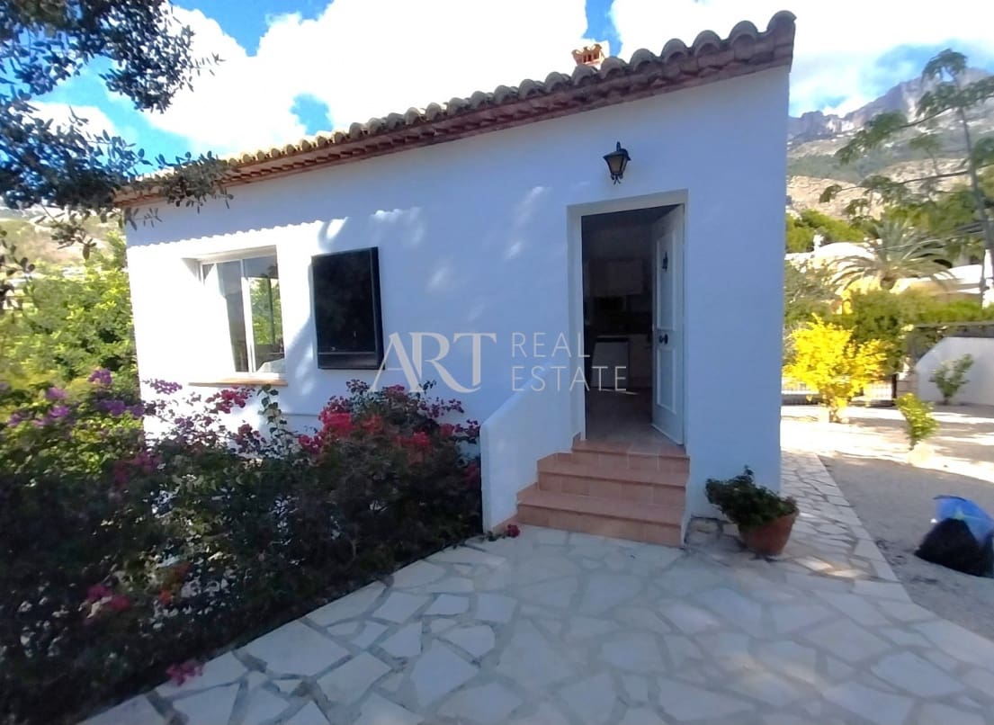 6 bedroom Villa for sale in Altea la Vella with pool garage - € 740,000 (Ref: 9325266)