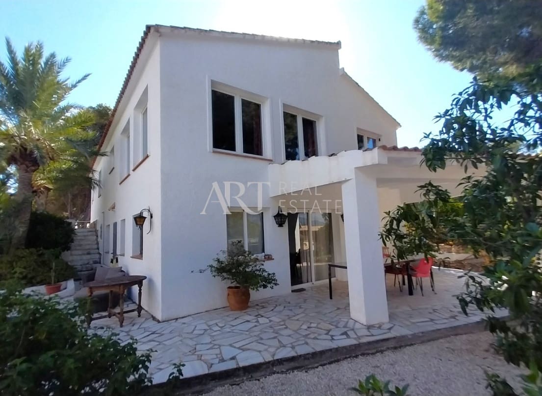 6 bedroom Villa for sale in Altea la Vella with pool garage - € 740,000 (Ref: 9325266)