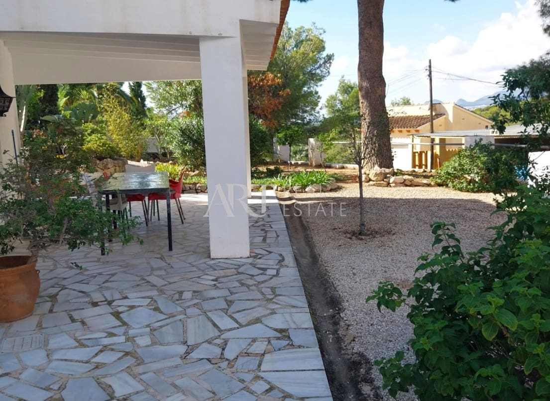 6 bedroom Villa for sale in Altea la Vella with pool garage - € 740,000 (Ref: 9325266)