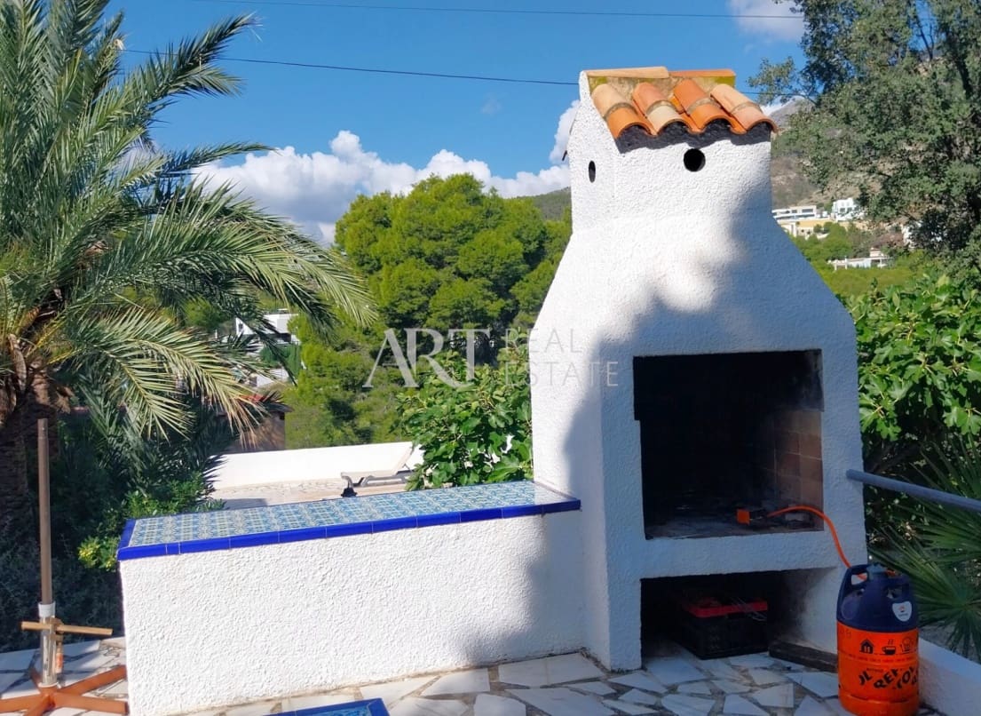 6 bedroom Villa for sale in Altea la Vella with pool garage - € 740,000 (Ref: 9325266)