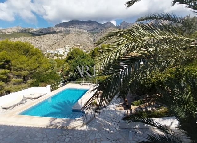 6 bedroom Villa for sale in Altea la Vella, Altea with pool garage - € 740,000 (Ref: 9325266)