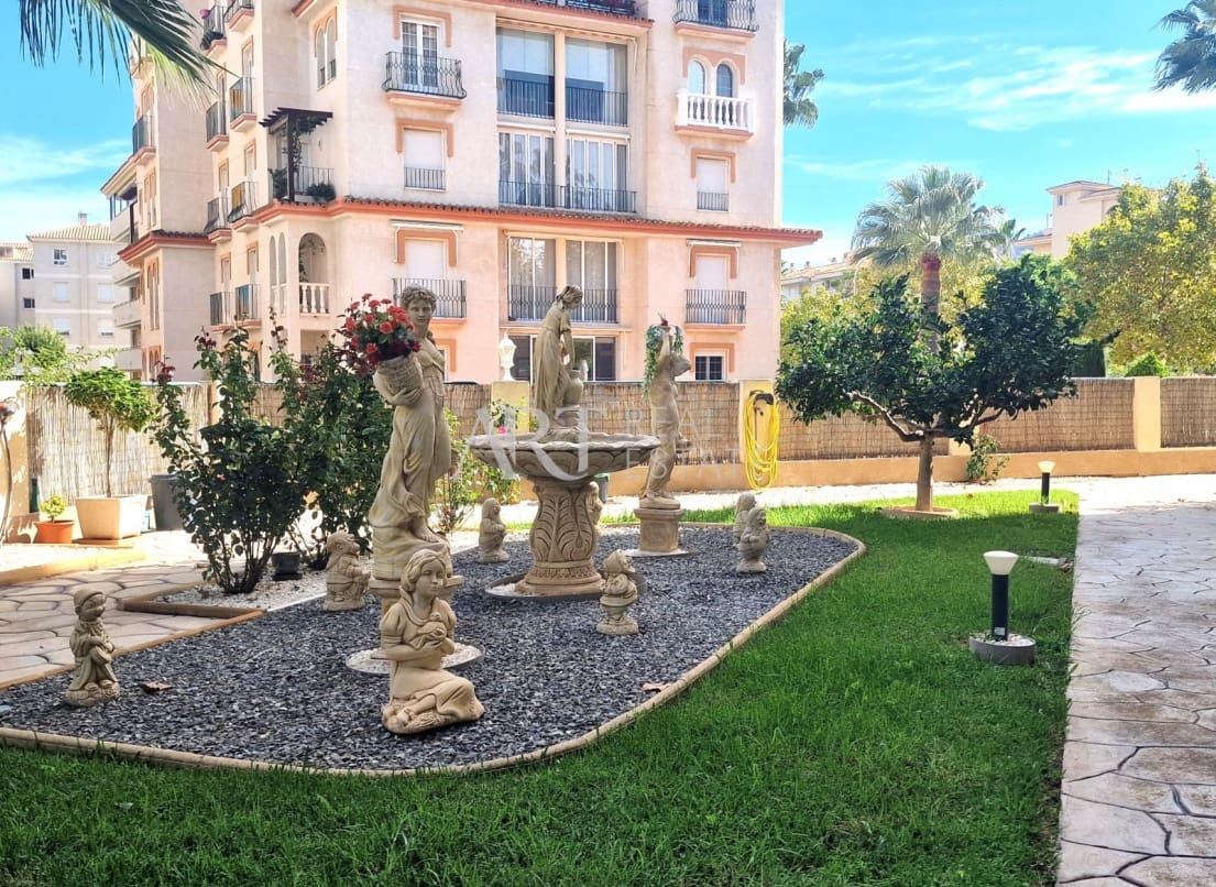 2 slaapkamer Appartement te koop in Albir met zwembad garage - € 365.000 (Ref: 9331029)
