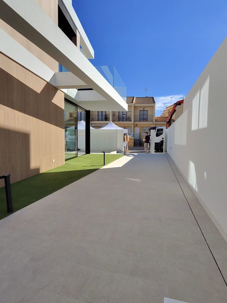 3 bedroom Villa for sale in Pilar de la Horadada with pool - € 628,000 (Ref: 8638374)