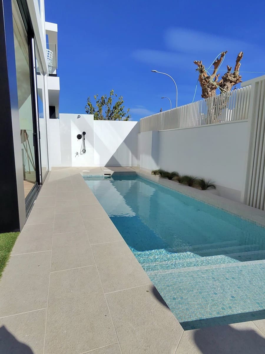3 bedroom Villa for sale in Pilar de la Horadada with pool - € 628,000 (Ref: 8638374)