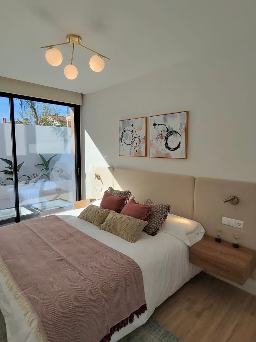 3 bedroom Villa for sale in Pilar de la Horadada with pool - € 628,000 (Ref: 8638374)