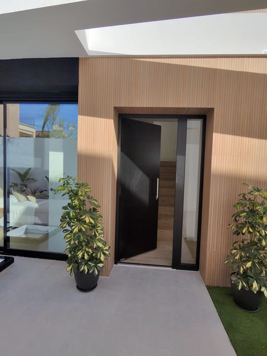 3 bedroom Villa for sale in Pilar de la Horadada with pool - € 628,000 (Ref: 8638374)