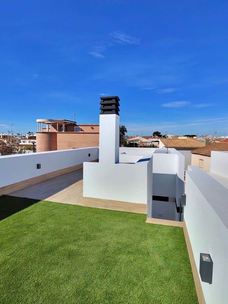 3 bedroom Villa for sale in Pilar de la Horadada with pool - € 628,000 (Ref: 8638374)