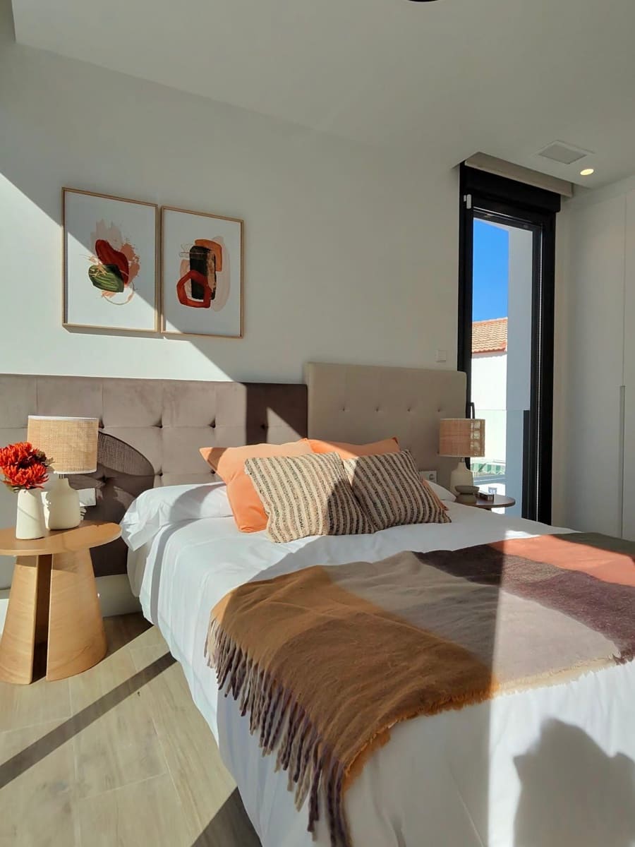 3 bedroom Villa for sale in Pilar de la Horadada with pool - € 628,000 (Ref: 8638374)