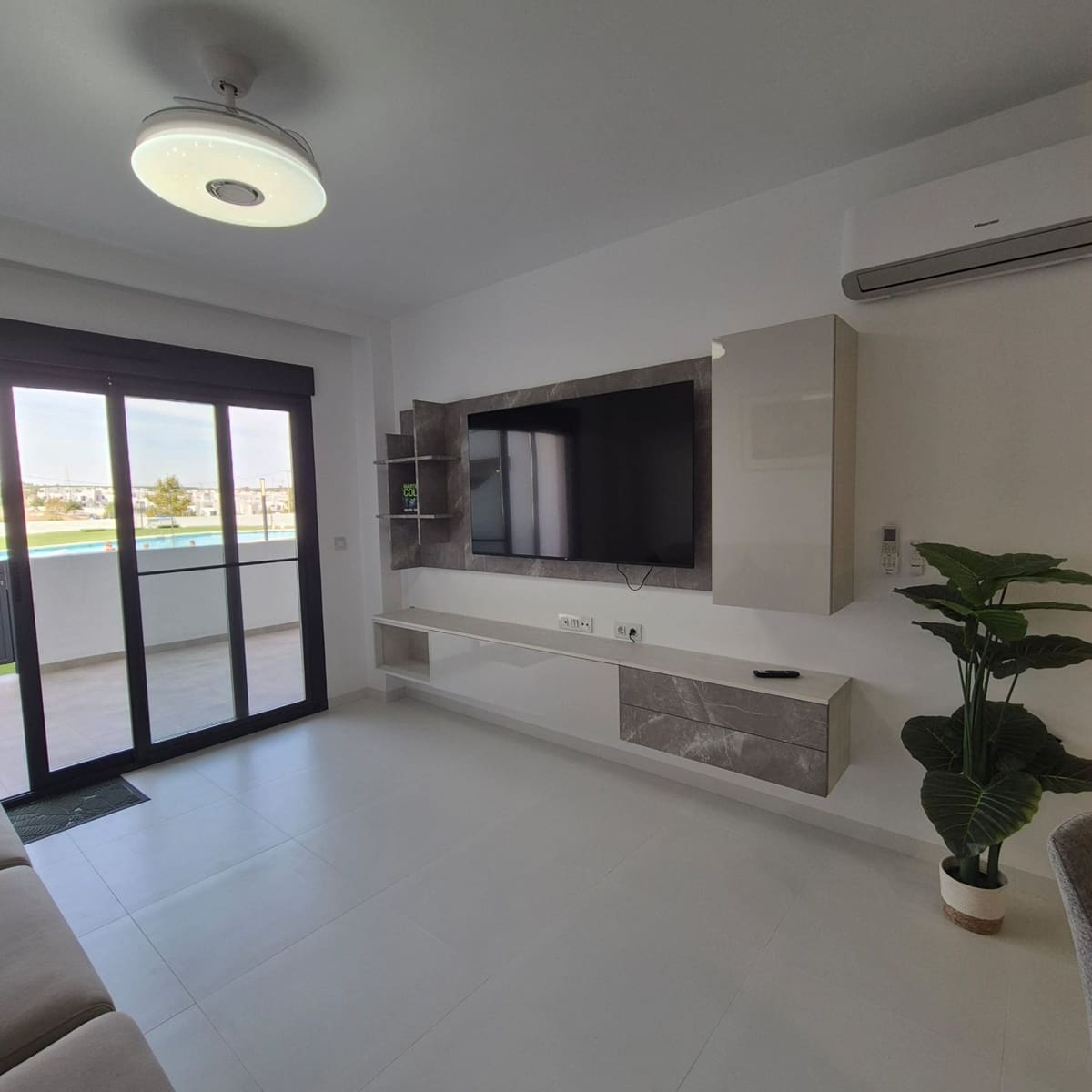 3 slaapkamer Appartement te koop in San Miguel de Salinas met zwembad garage - € 284.900 (Ref: 9202192)