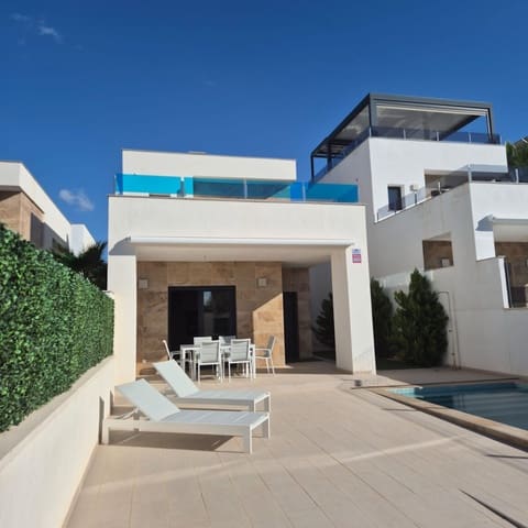 3 slaapkamer Villa te koop in Bigastro met zwembad garage - € 379.000 (Ref: 9382342)