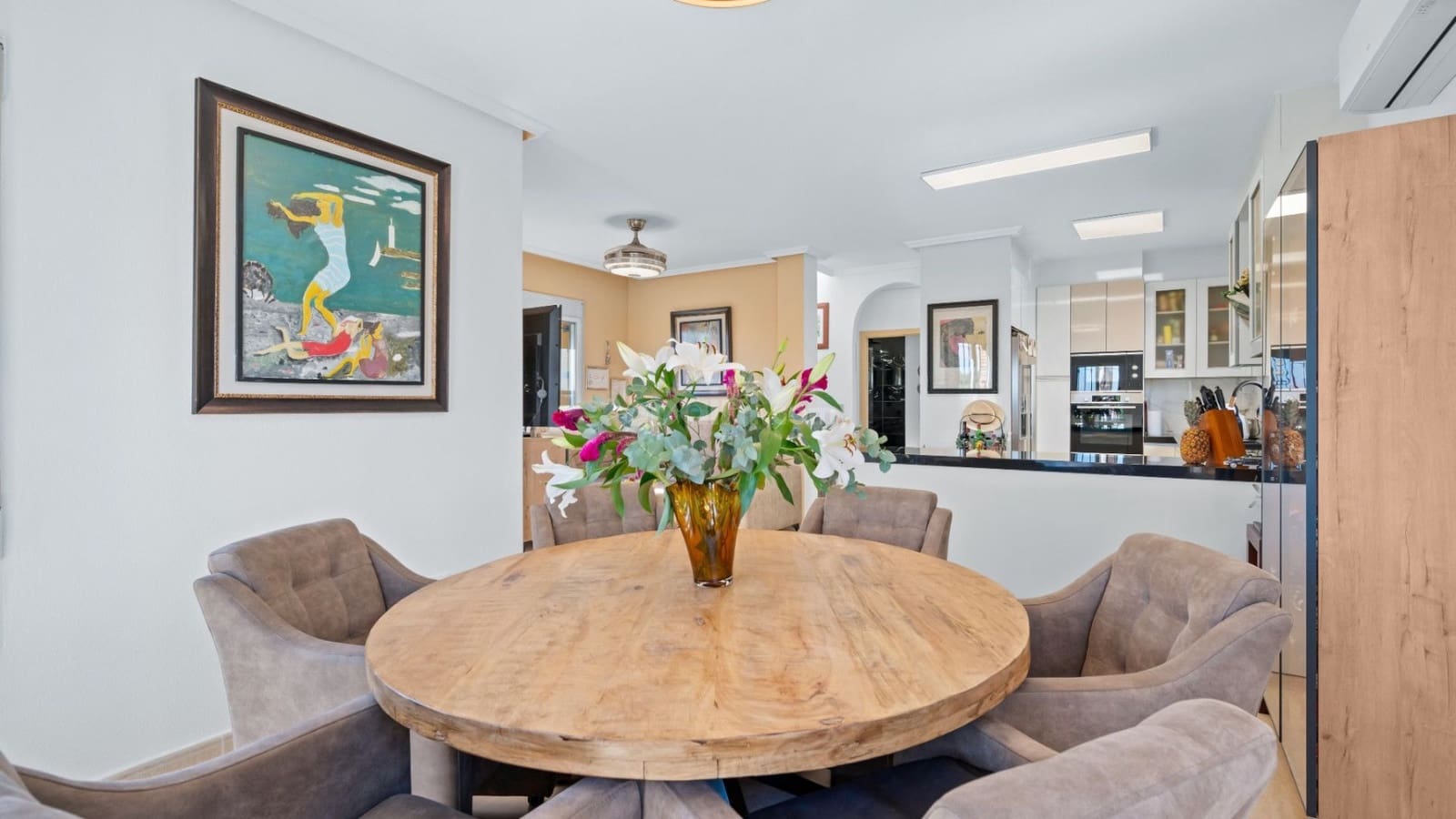 3 makuuhuone Huvila myytävänä paikassa Guardamar del Segura mukana uima-altaan 
autotalli - 350 000 € (Ref: 9430814)