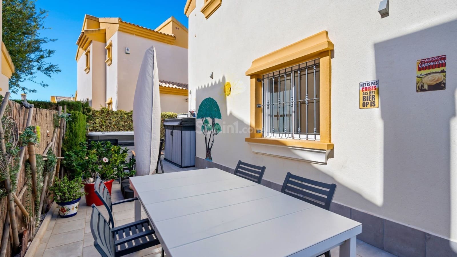 3 makuuhuone Huvila myytävänä paikassa Guardamar del Segura mukana uima-altaan 
autotalli - 350 000 € (Ref: 9430814)