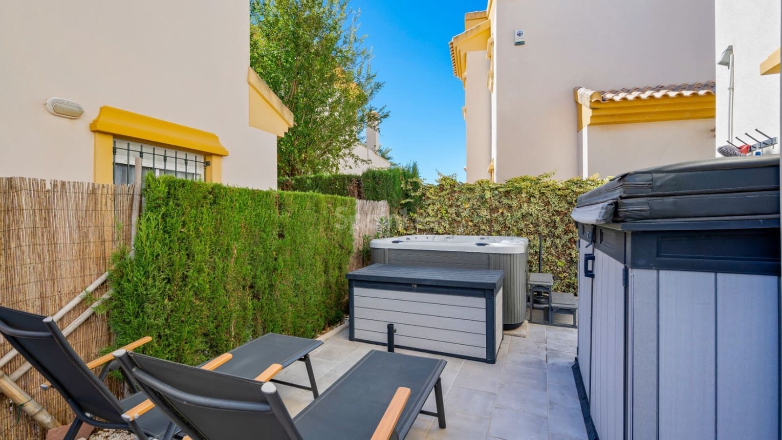 3 makuuhuone Huvila myytävänä paikassa Guardamar del Segura mukana uima-altaan 
autotalli - 350 000 € (Ref: 9430814)