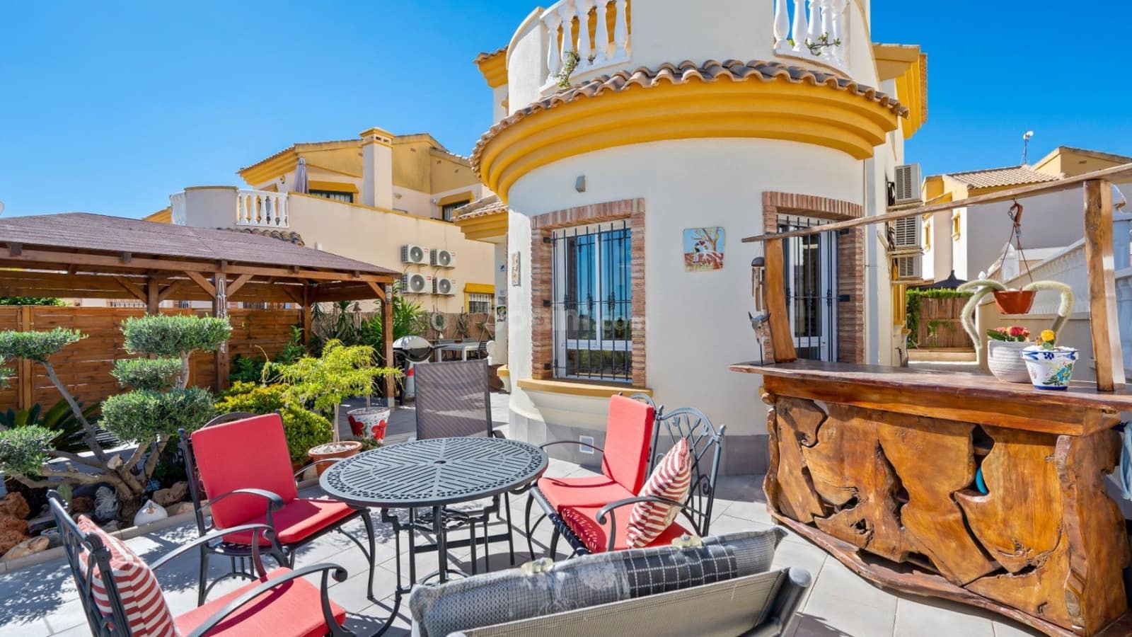 3 makuuhuone Huvila myytävänä paikassa Guardamar del Segura mukana uima-altaan 
autotalli - 350 000 € (Ref: 9430814)