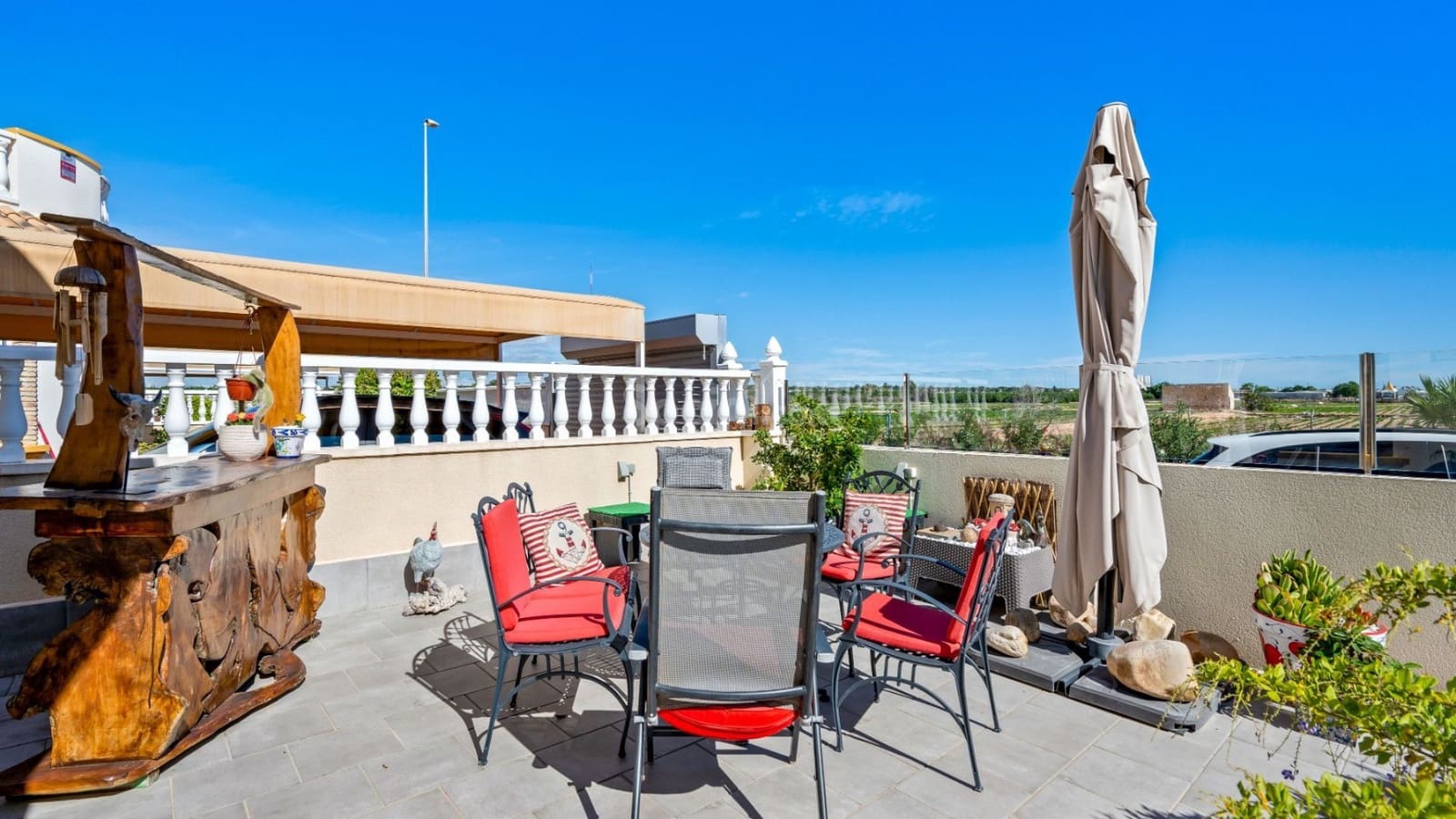 3 makuuhuone Huvila myytävänä paikassa Guardamar del Segura mukana uima-altaan 
autotalli - 350 000 € (Ref: 9430814)