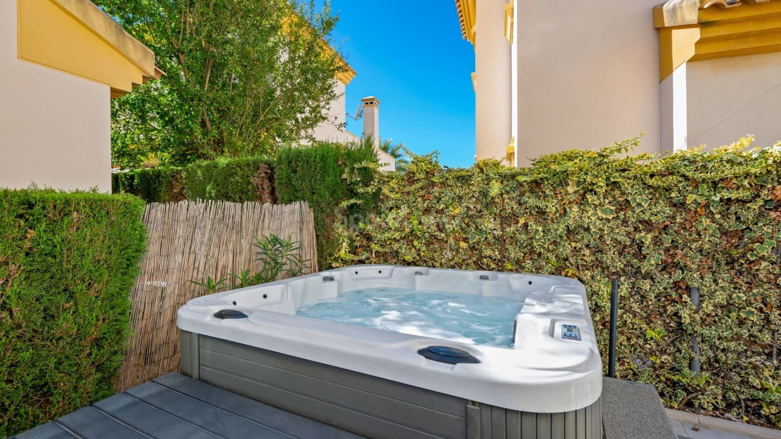 3 makuuhuone Huvila myytävänä paikassa Guardamar del Segura mukana uima-altaan 
autotalli - 350 000 € (Ref: 9430814)