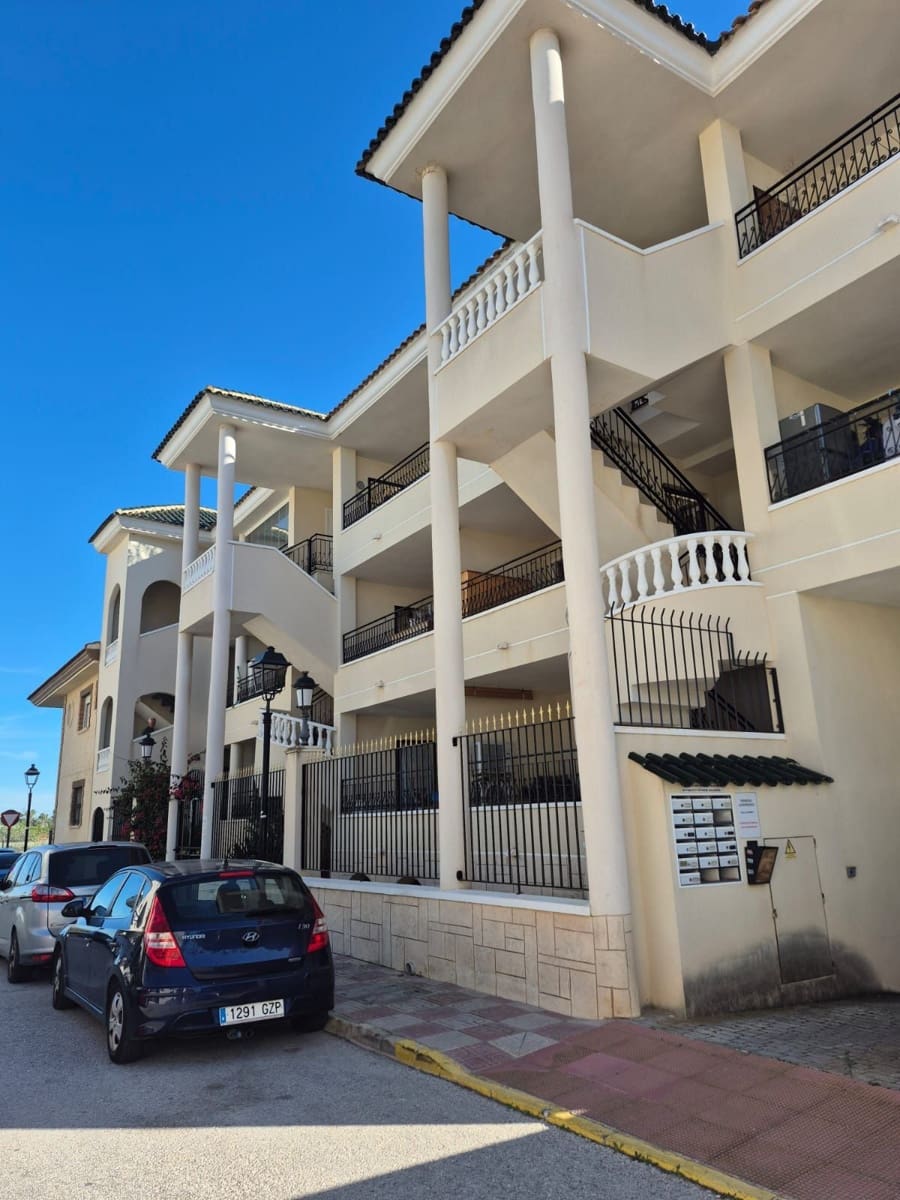 2 chambre Appartement à vendre à Jacarilla avec piscine - 95 000 € (Ref: 9443055)