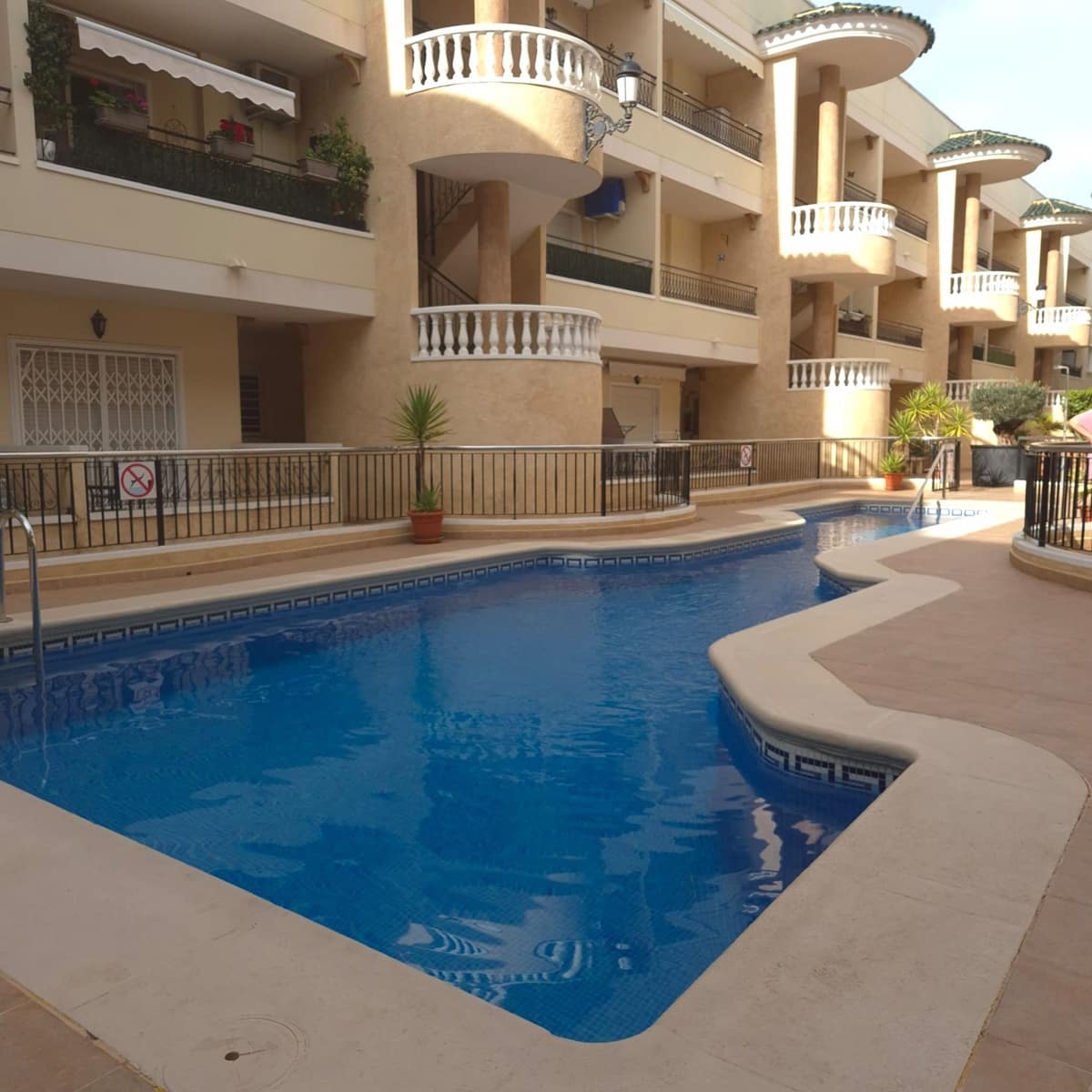 2 soveværelse Lejlighed til salg i Jacarilla med swimmingpool - € 95.000 (Ref: 9443055)