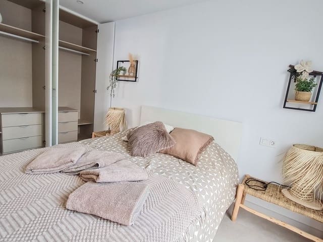 Chalet de 3 habitaciones en San Pedro del Pinatar en venta con piscina - 445.000 € (Ref: 9572015)