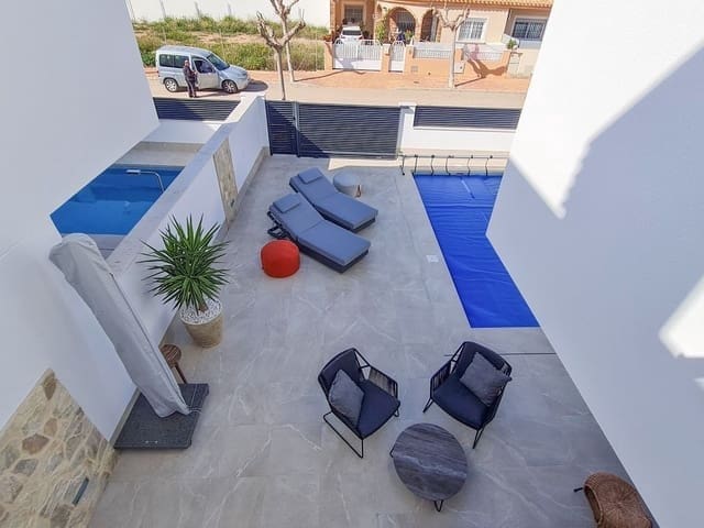 Chalet de 3 habitaciones en San Pedro del Pinatar en venta con piscina - 445.000 € (Ref: 9572015)