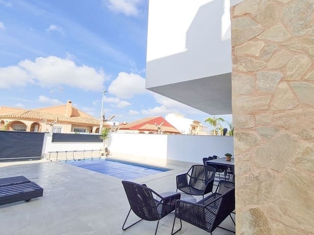 Chalet de 3 habitaciones en San Pedro del Pinatar en venta con piscina - 445.000 € (Ref: 9572015)
