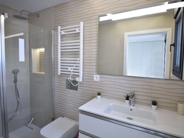 Chalet de 3 habitaciones en San Pedro del Pinatar en venta con piscina - 445.000 € (Ref: 9572015)