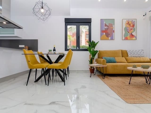 Chalet de 3 habitaciones en Torrevieja en venta con piscina - 424.000 € (Ref: 9572017)